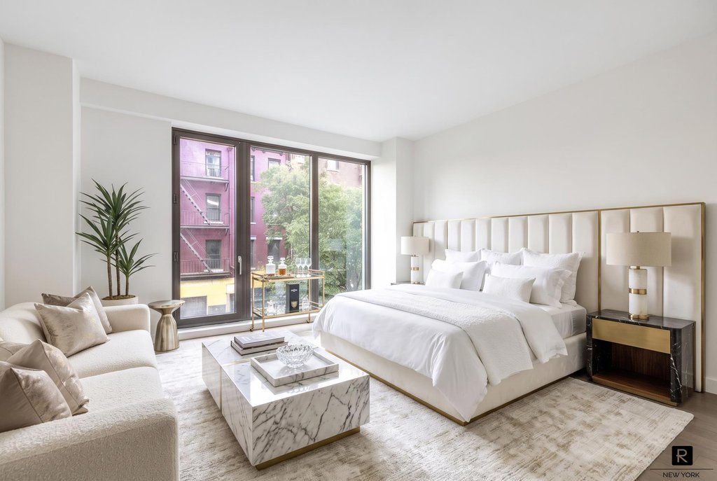 500 West 45th Street, Unit 305 photo 2