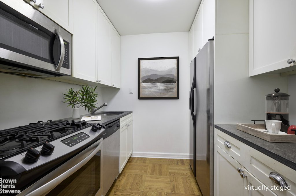 50 Sutton Place South, Unit 3K