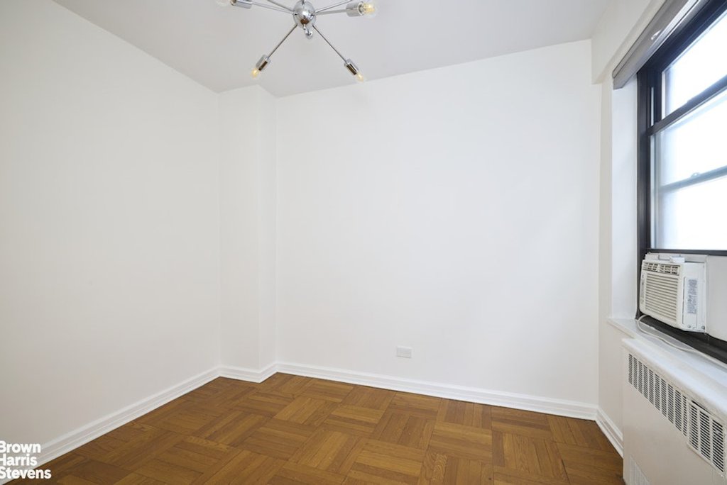 50 Sutton Place South, Unit 3K photo 10