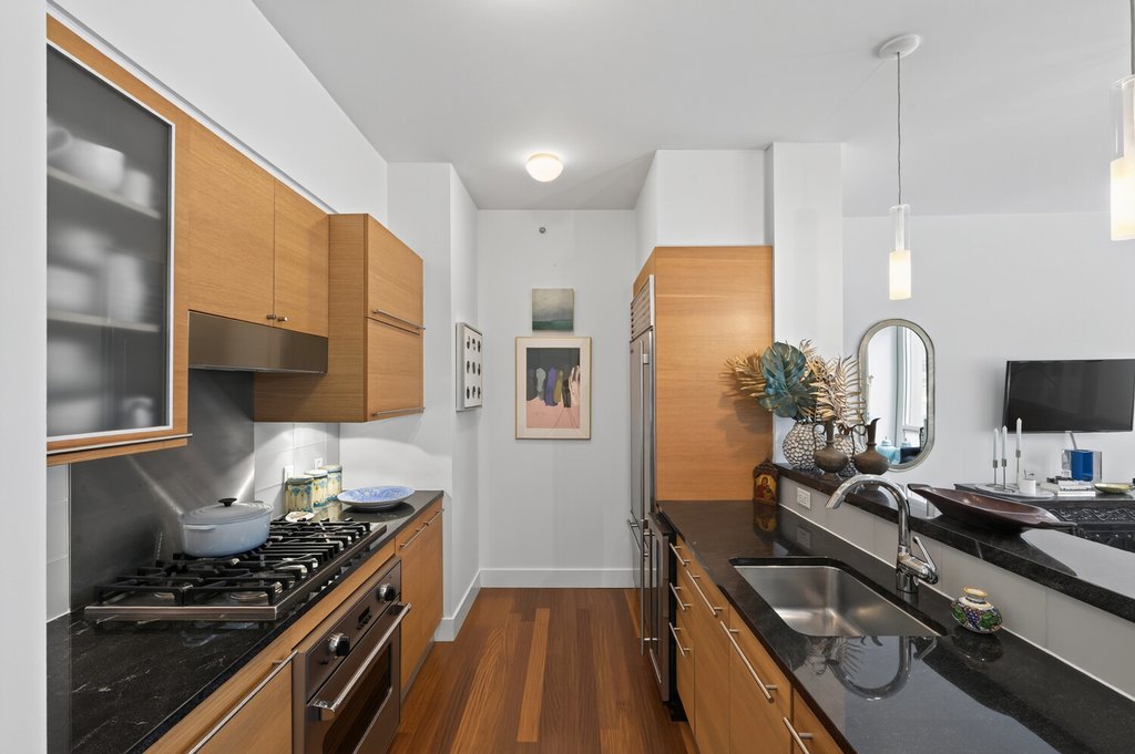 10 West End Avenue, Unit 6F photo 4