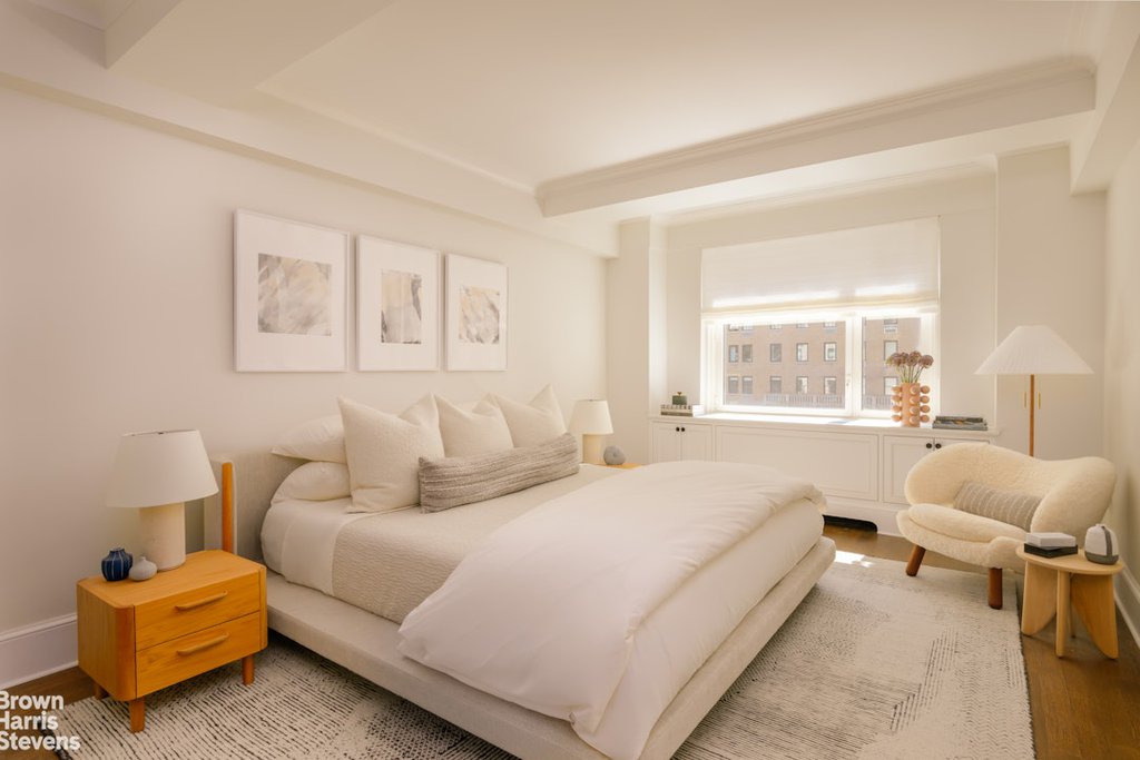530 Park Avenue, Unit 14H photo 8