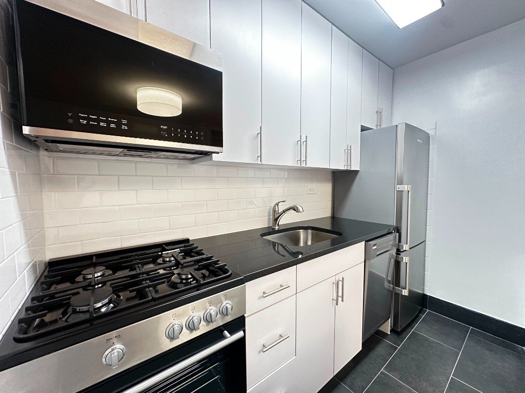 442 West 57th Street, Unit 4G