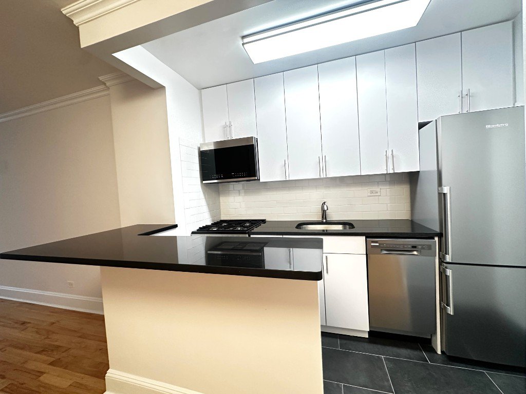 442 West 57th Street, Unit 4G photo 2