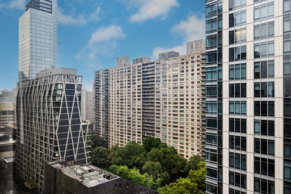 2025 Broadway, Unit 18B photo 6