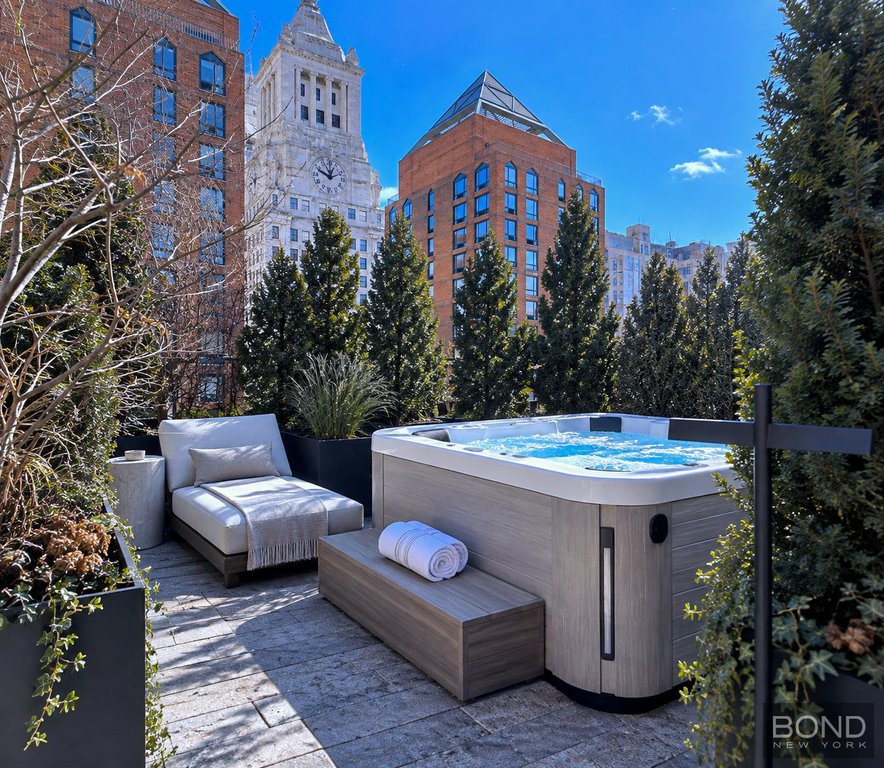 1 Irving Place, Unit PH22D photo 8