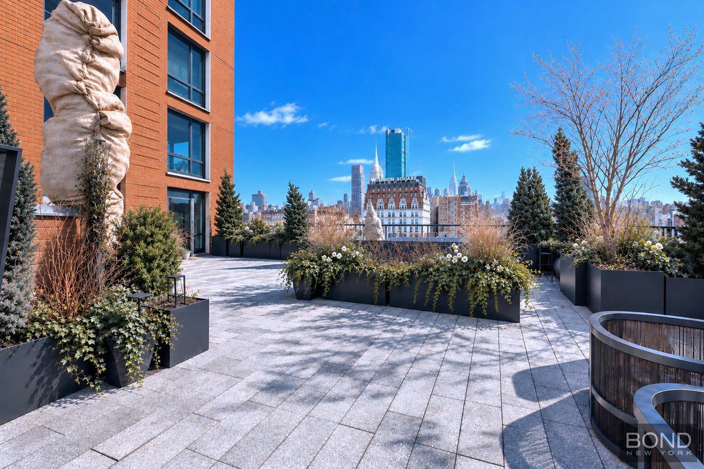 1 Irving Place, Unit PH22D photo 11