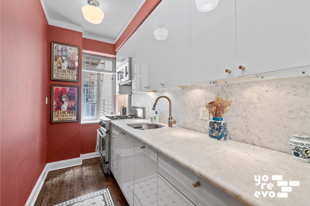 155 West 20th Street, Unit 4G photo 5