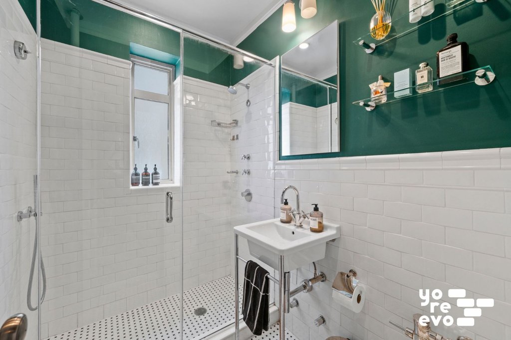 155 West 20th Street, Unit 4G photo 6