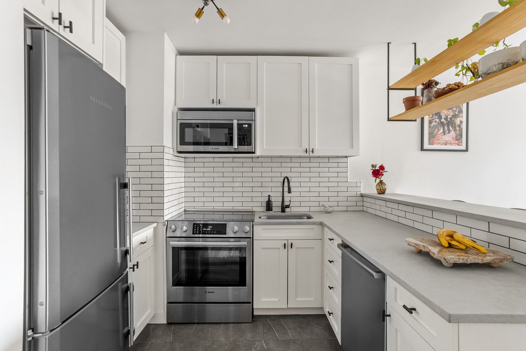 240 East 47th Street, Unit 2E photo 6