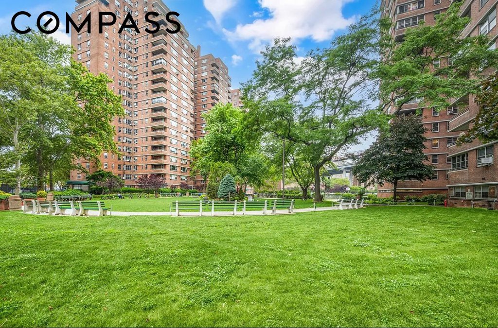 455 FDR Drive, Unit B405 photo 16
