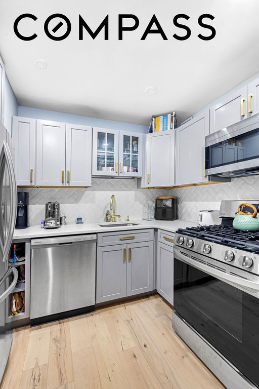 77 Bleecker Street, Unit 924E photo 3