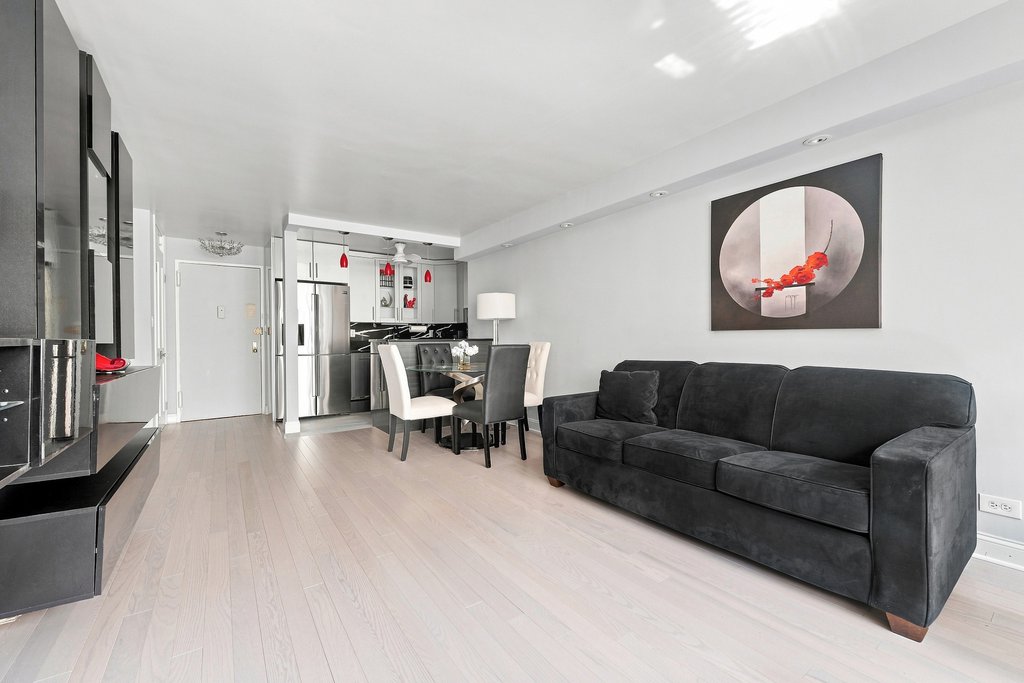 435 East 65th Street, Unit 4E photo 2