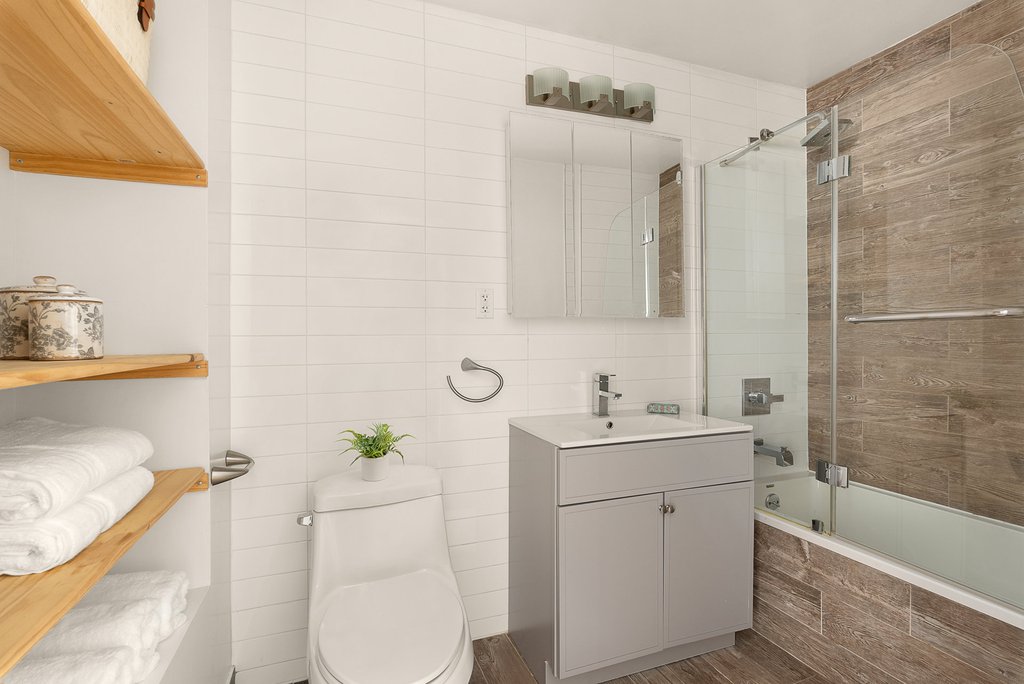 521A Greene Avenue, Unit 1 photo 5