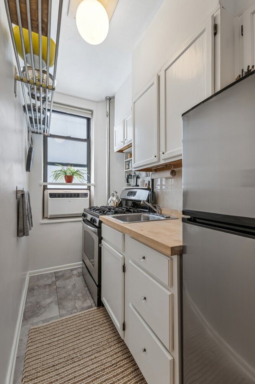 210 West 103rd Street, Unit 6B photo 7