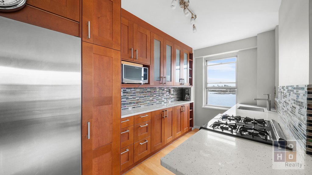 577 Grand Street, Unit F1607 photo 5