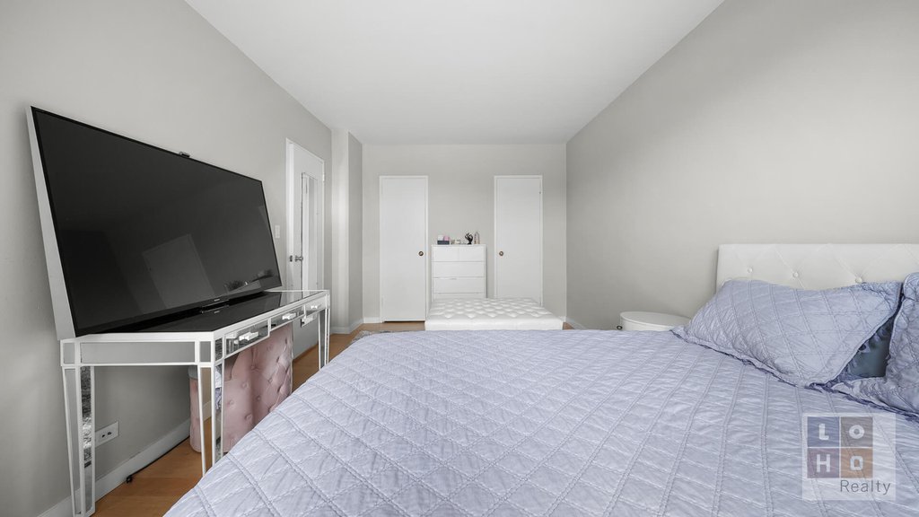 577 Grand Street, Unit F1607 photo 8