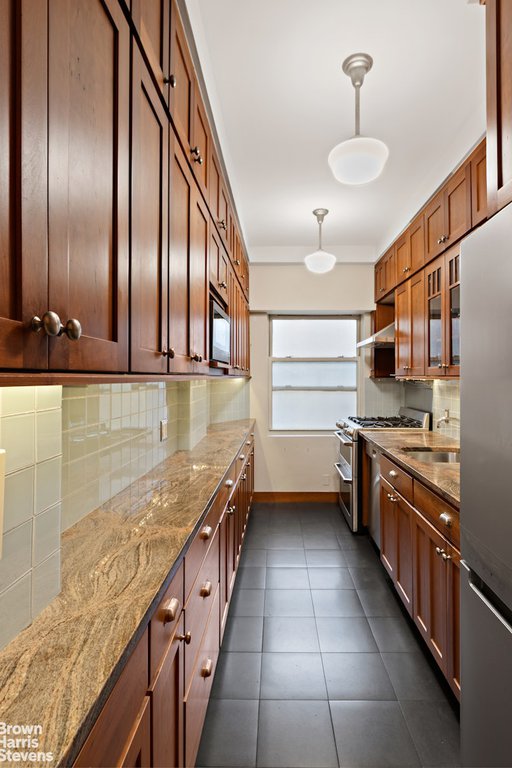 245 West 104th Street, Unit 6C photo 4