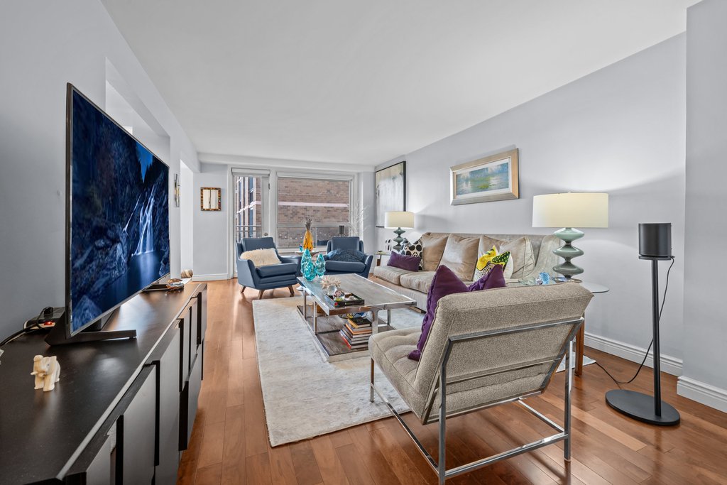 2575 Palisade Avenue, Unit 7A photo 2