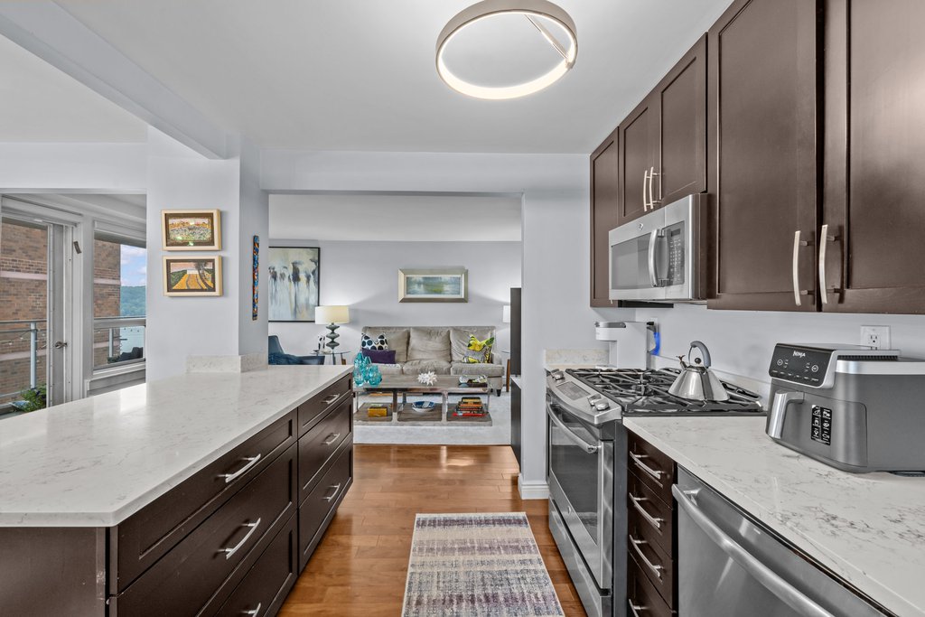 2575 Palisade Avenue, Unit 7A photo 6