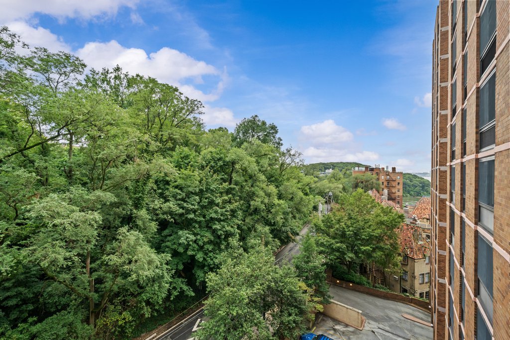 2575 Palisade Avenue, Unit 7A photo 23
