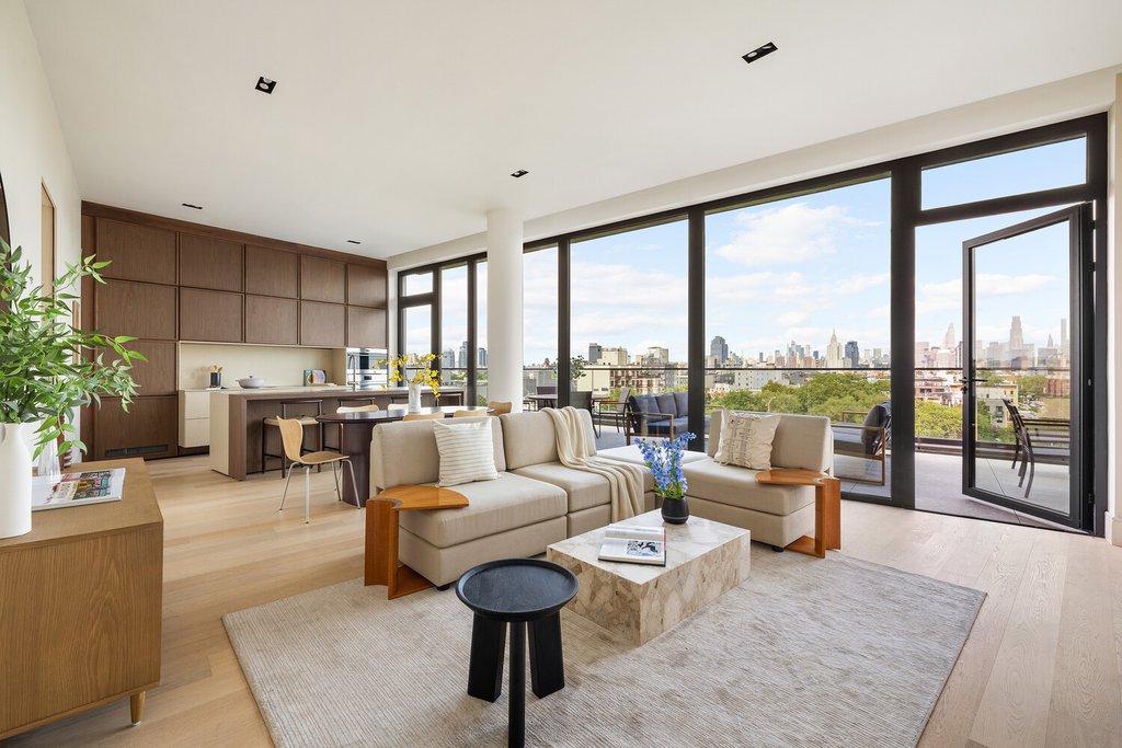 28 Herbert Street, Unit PHA