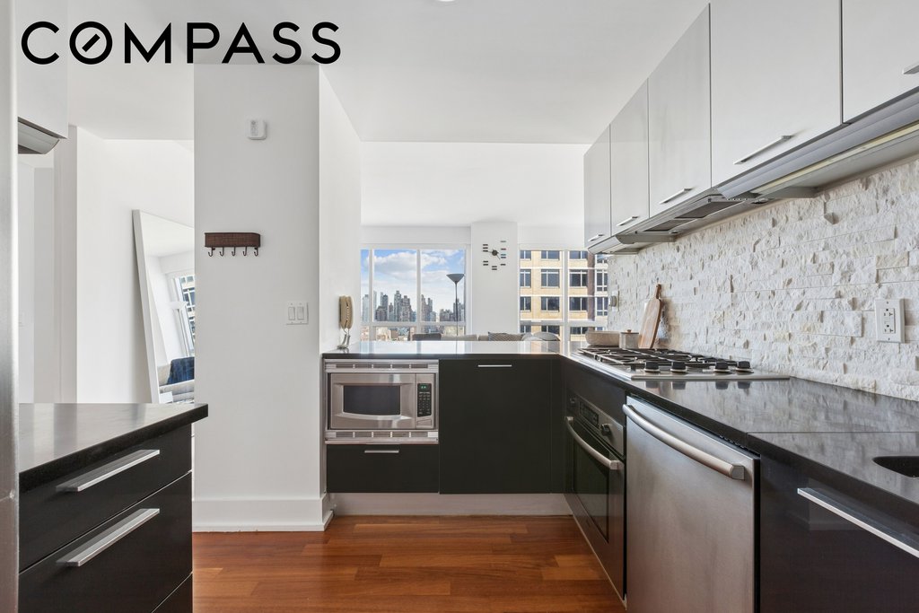 350 West 42nd Street, Unit 37D photo 9