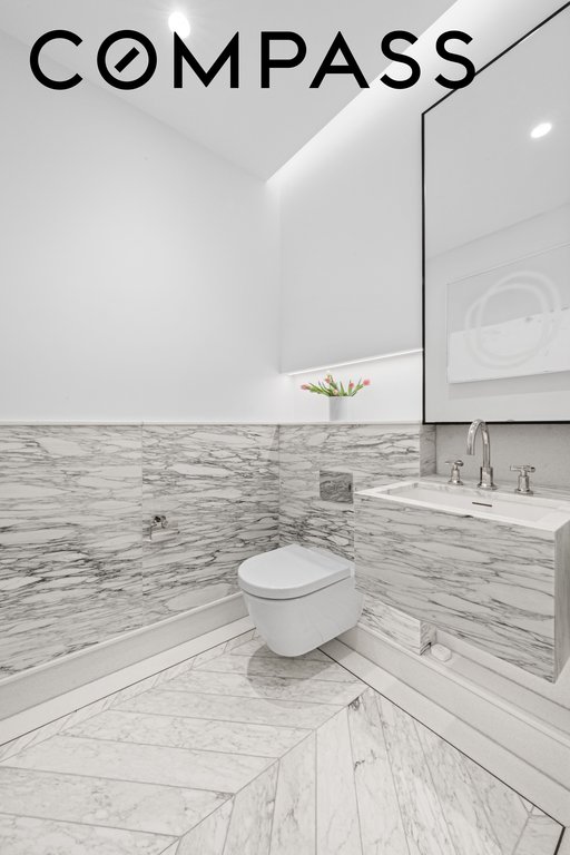 500 West 18th Street, Unit EAST20C photo 12