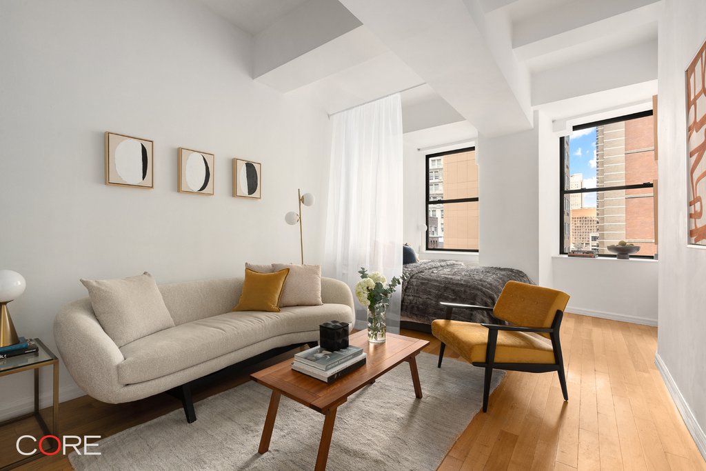 99 John Street, Unit 902