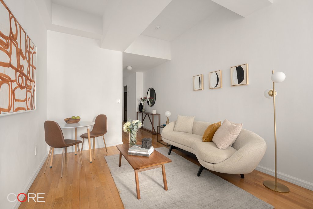 99 John Street, Unit 902 photo 2