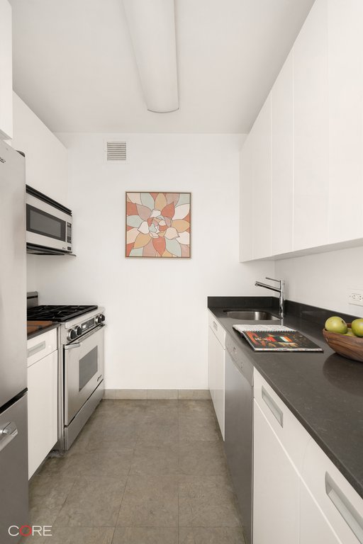 99 John Street, Unit 902 photo 3