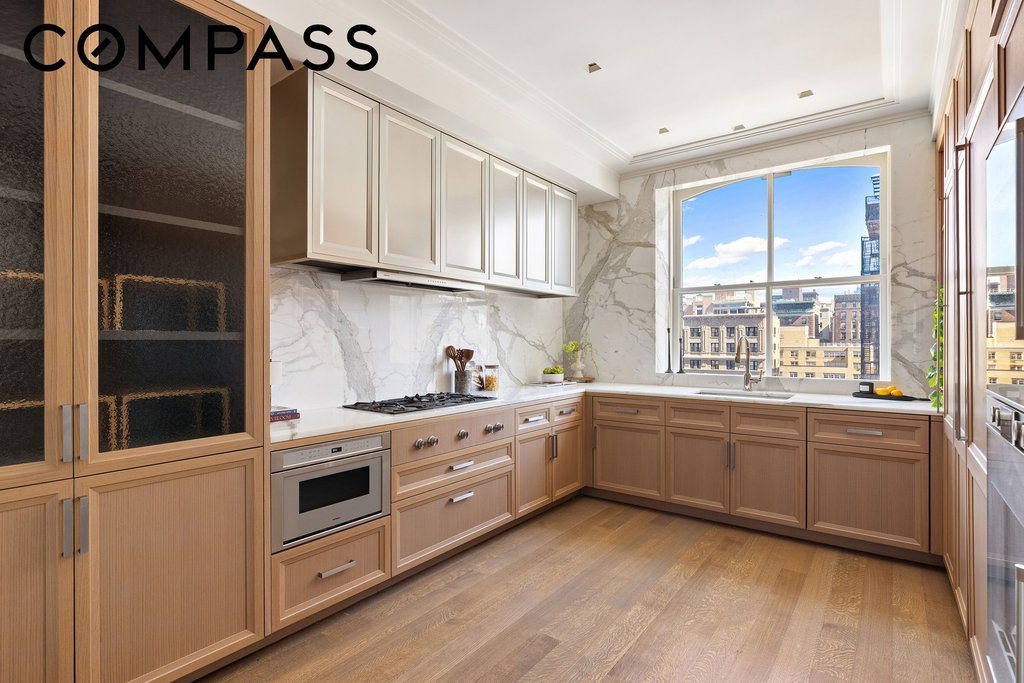 225 West 86th Street, Unit 910 photo 5