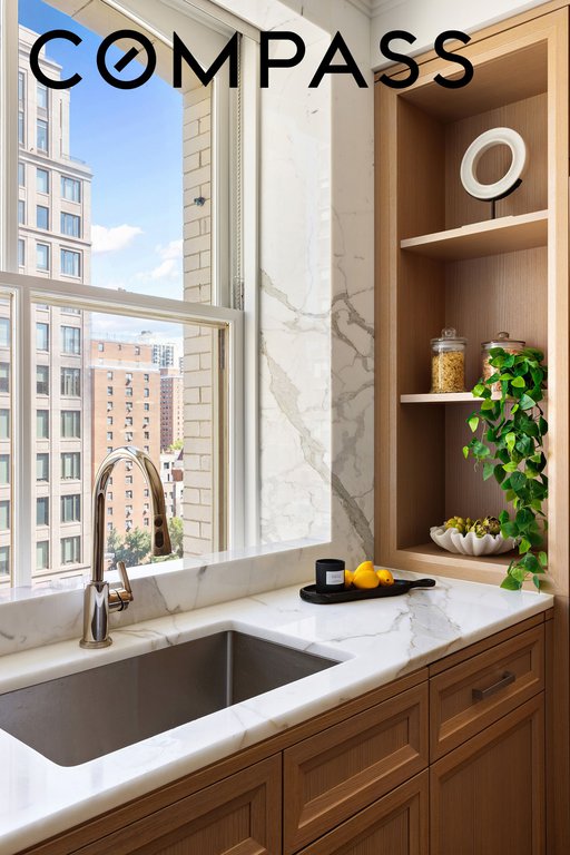 225 West 86th Street, Unit 910 photo 4