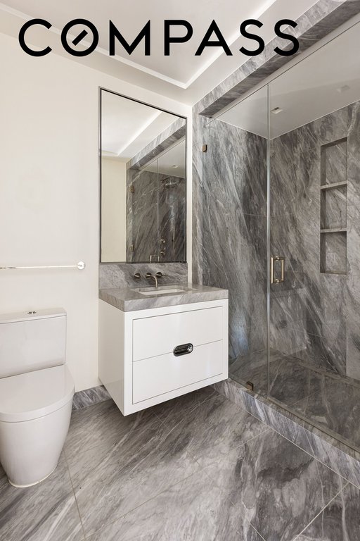 225 West 86th Street, Unit 910 photo 13