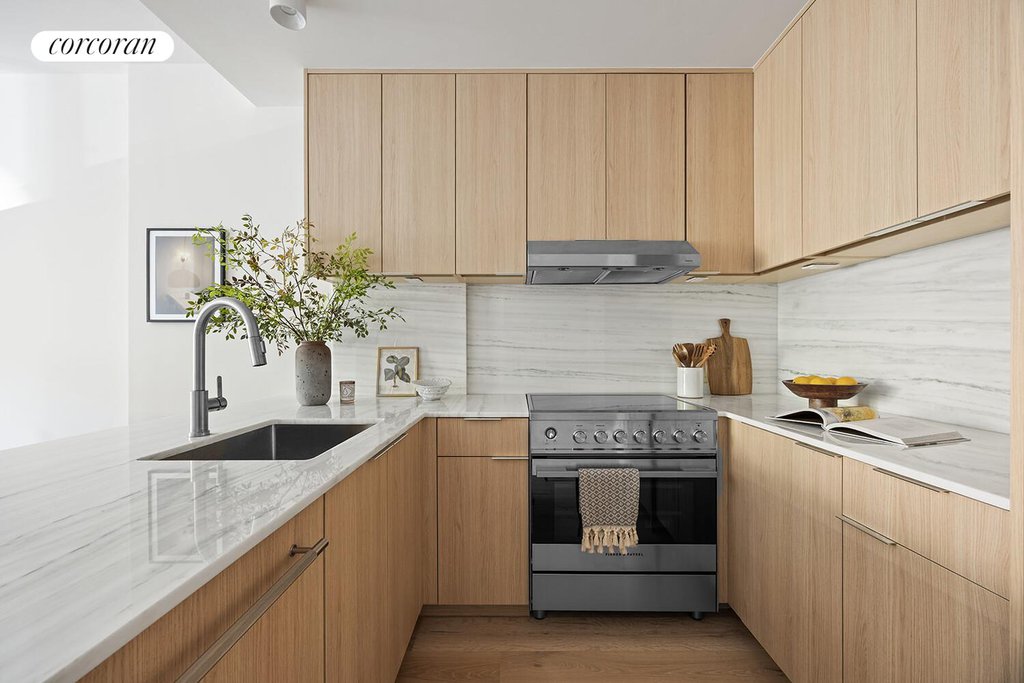 654 Jefferson Avenue, Unit 2B photo 2