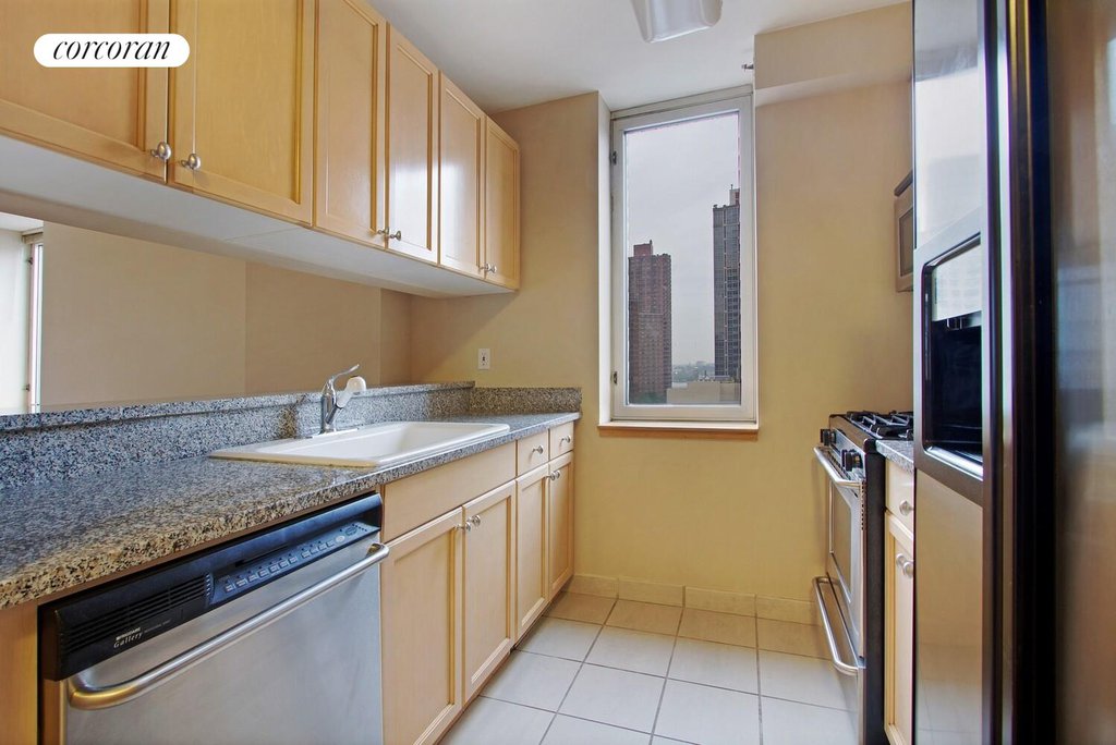 1760 Second Avenue, Unit 11A photo 2