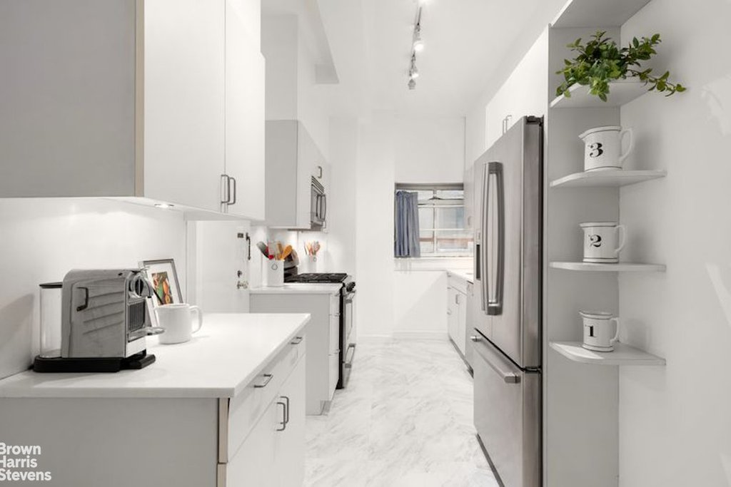 180 East 79th Street, Unit 4F photo 4