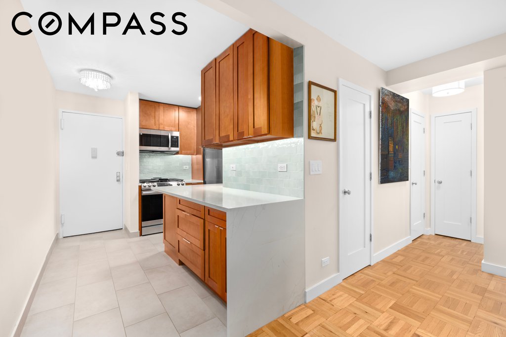 101 West 12th Street, Unit 5K photo 4