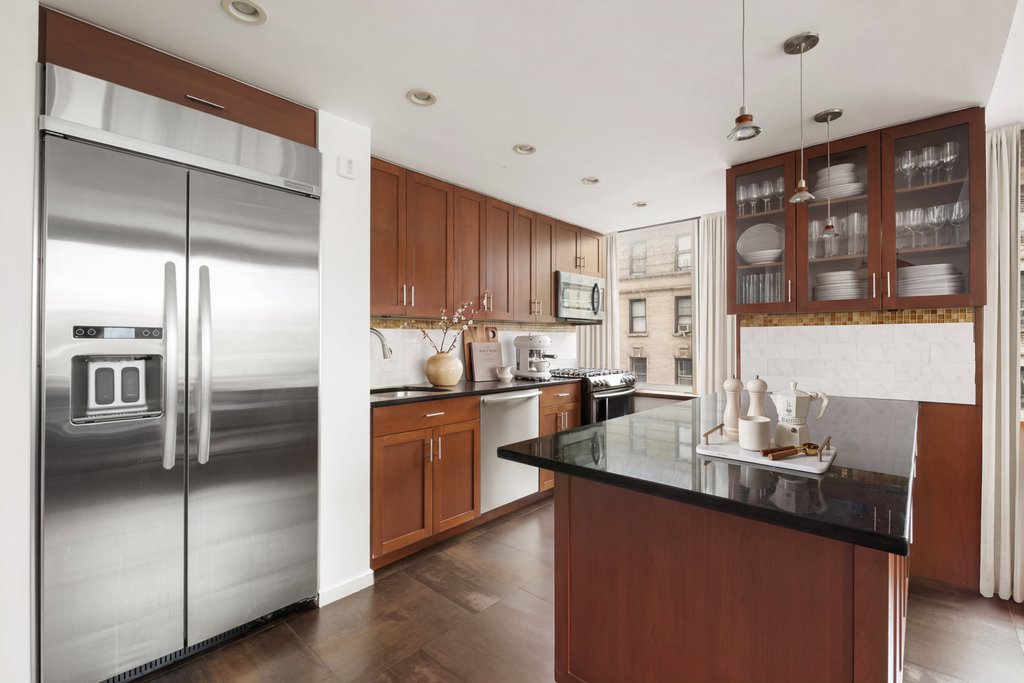 2373 Broadway, Unit 621 photo 2