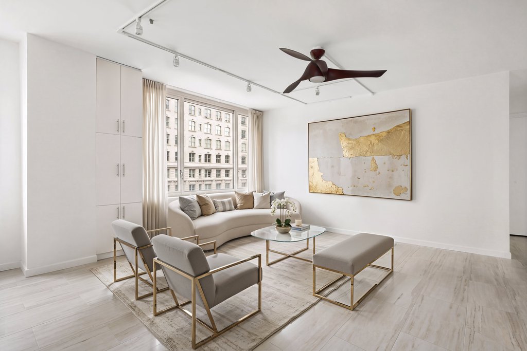 2373 Broadway, Unit 621 photo 4