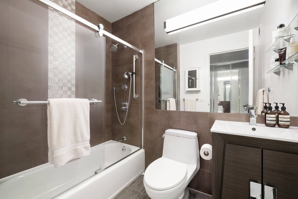 2373 Broadway, Unit 621 photo 6