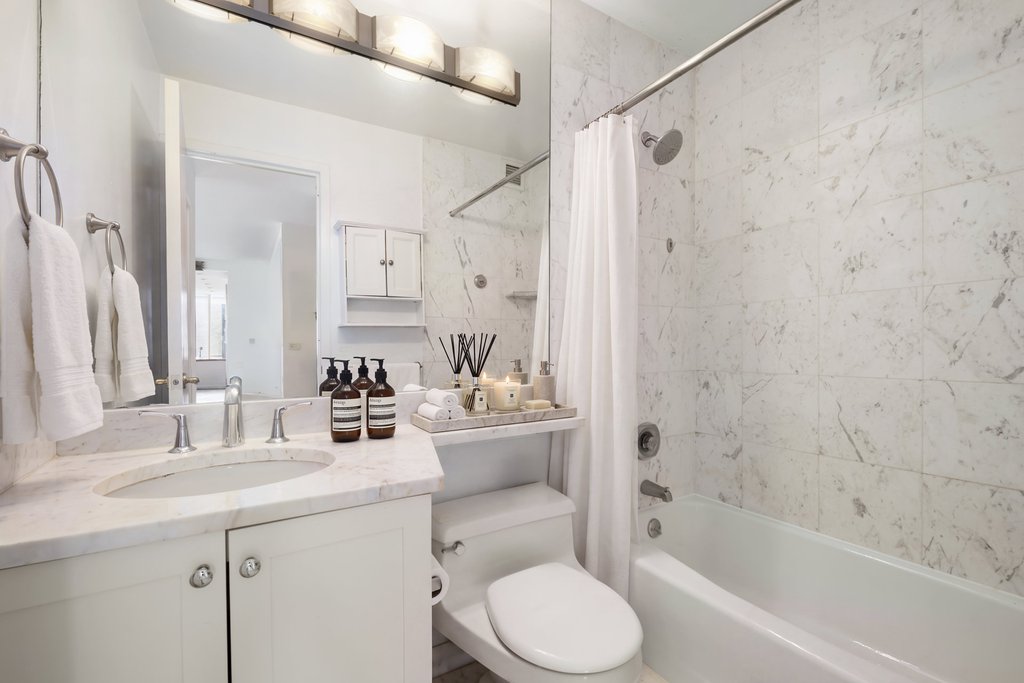 2373 Broadway, Unit 621 photo 8