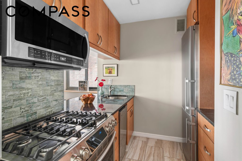 2000 Broadway, Unit 7J photo 6