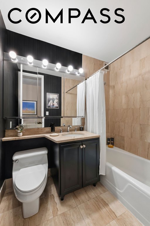 2000 Broadway, Unit 7J photo 8