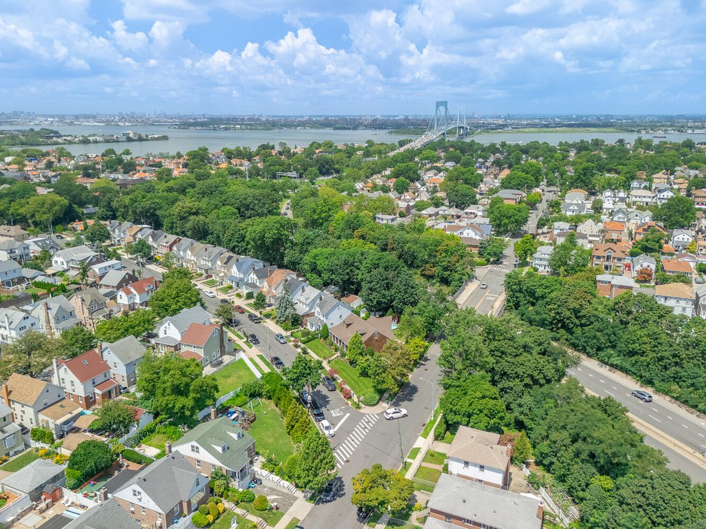 146-45 Thirteenth Avenue – For Sale photo 9