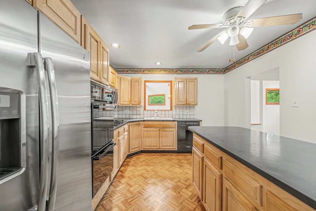 146-45 Thirteenth Avenue – For Sale photo 15