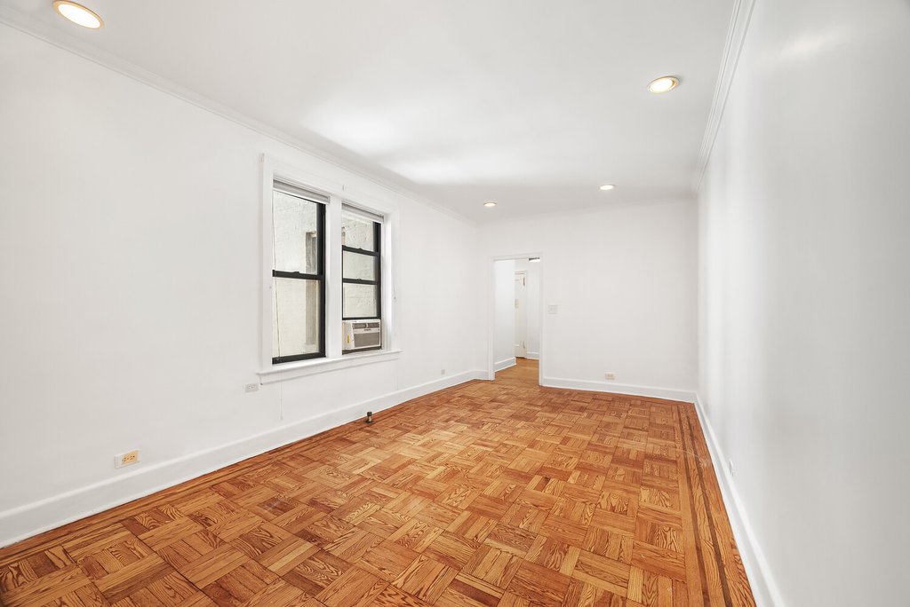 181 East 93rd Street, Unit 4D photo 2