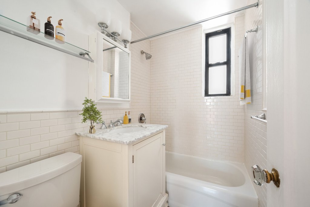 181 East 93rd Street, Unit 4D photo 5