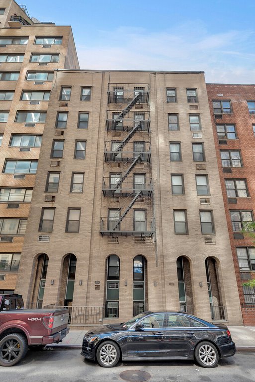 314 West 56th Street, Unit 2A photo 9