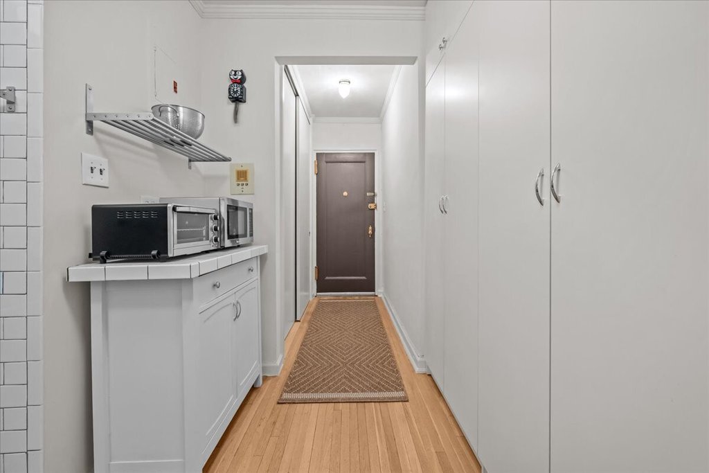 1125 Lorimer Street, Unit 2J photo 3