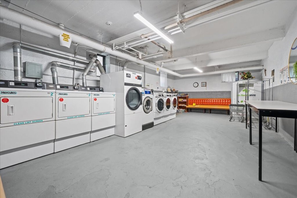 1125 Lorimer Street, Unit 2J photo 9